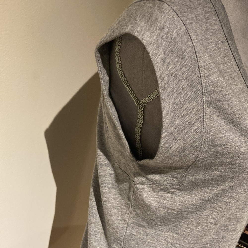 Banana Republic Gray V Neck T Shirt Size XS - Picture 6 of 9